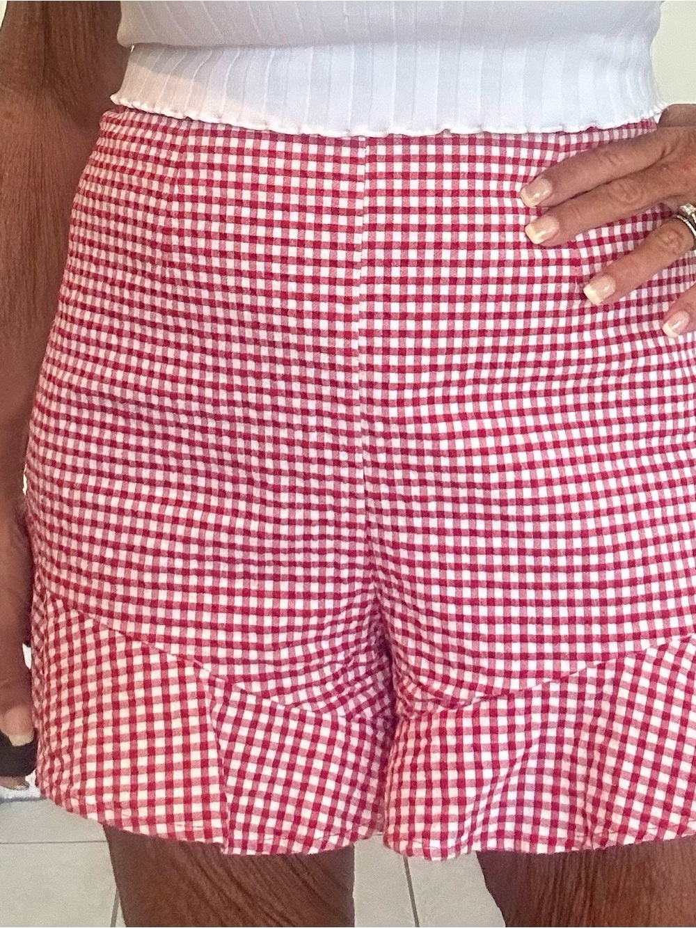 Zara Red Gingham Ruffle-Hem High-Waist Shorts Medium NWOT - Picture 5 of 8